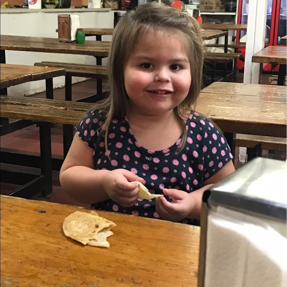 Meet your Posher, Ana - Picture 1 of 1