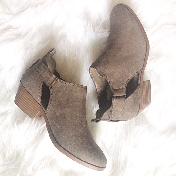 Fall Staple Booties - Picture 2 of 2