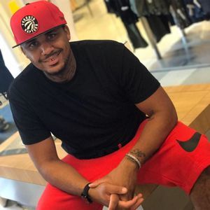 Meet your Posher, Dayomas