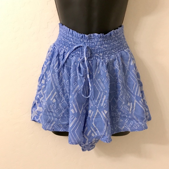 Periwinkle shorts - Picture 1 of 2