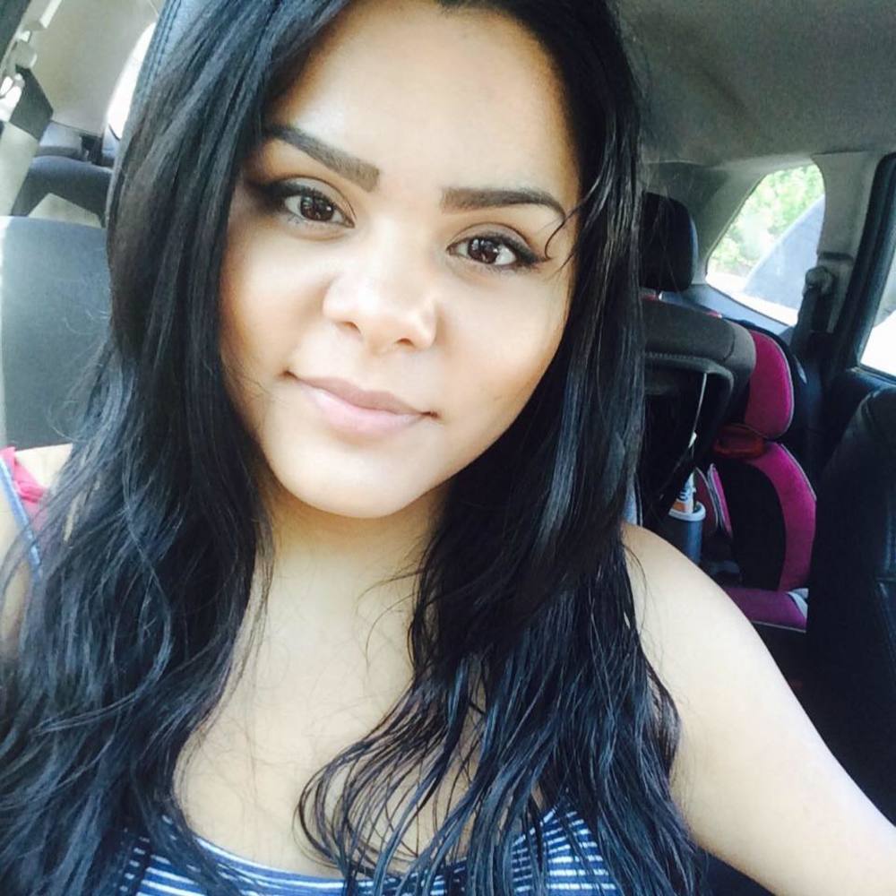 Meet your Posher, Corina