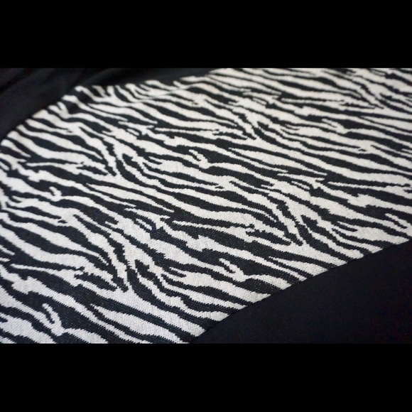 ZebraPrint Long Sleeve - Picture 3 of 4