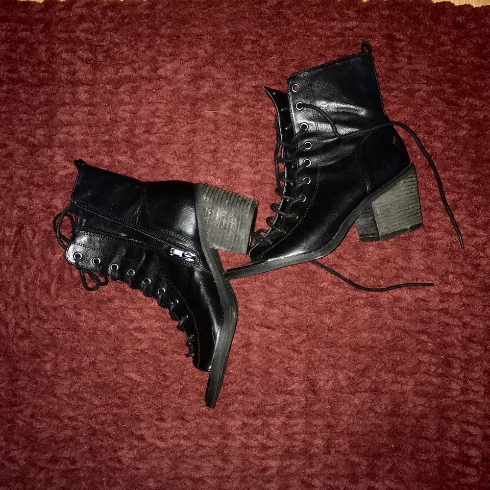 Black Lace-Up Heals