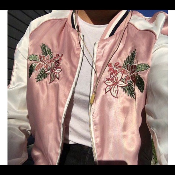 LOOKING FOR - Picture 4 of 5