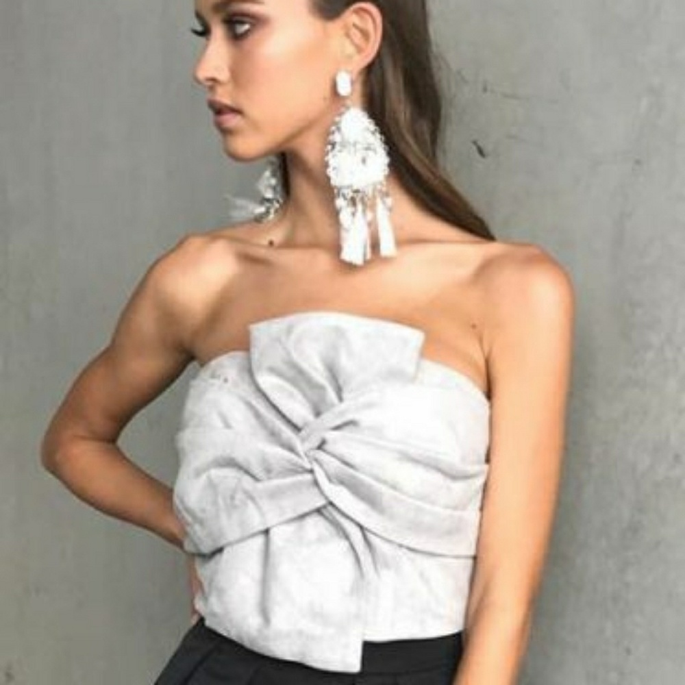 Sweet and twisted crop top
