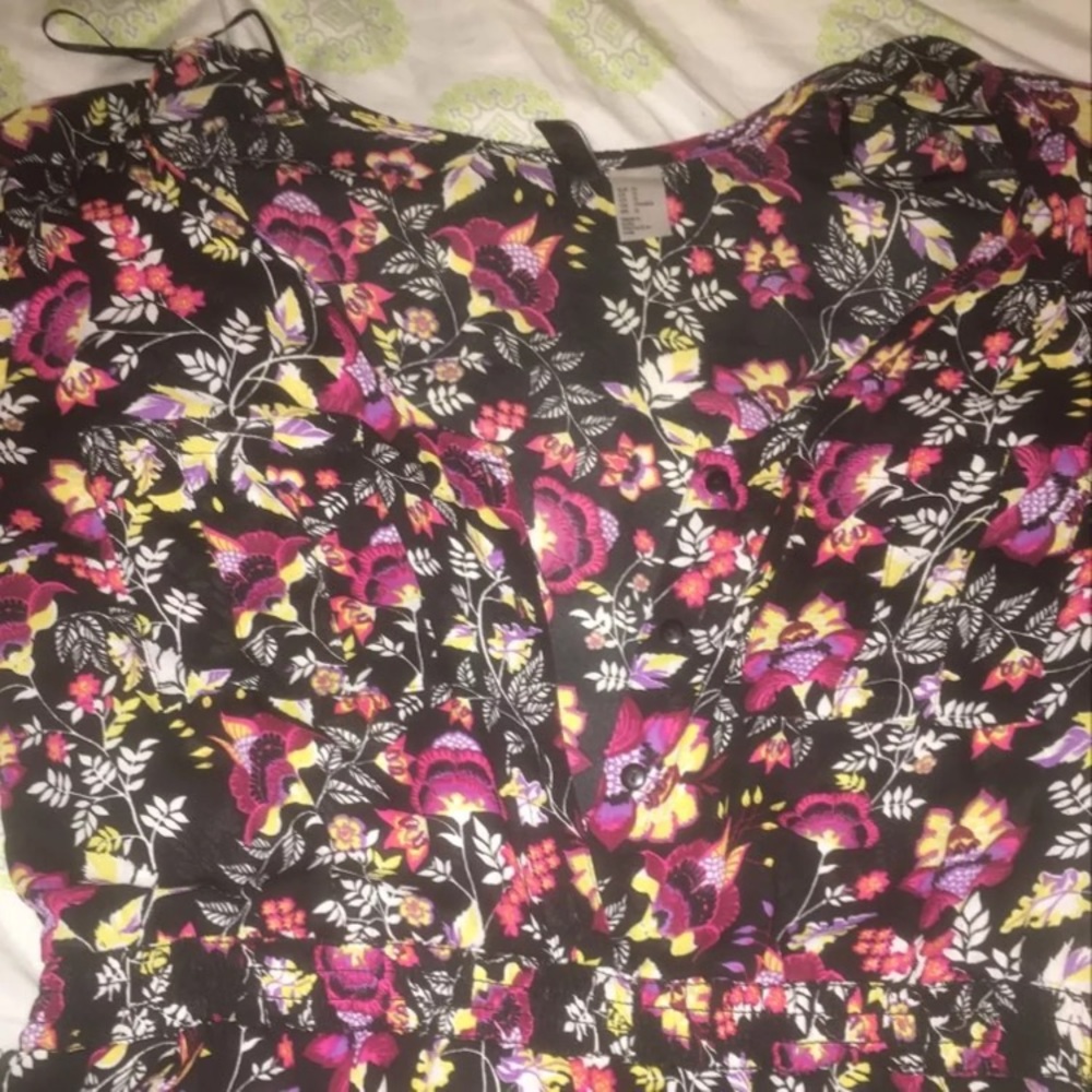 Romper - Picture 2 of 3