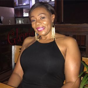 Meet your Posher, Maxine