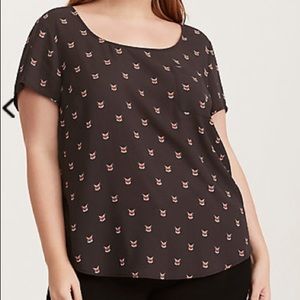 *NWT* Fox Print Georgette Button Back Top