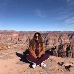 Meet your Posher, Elizabeth