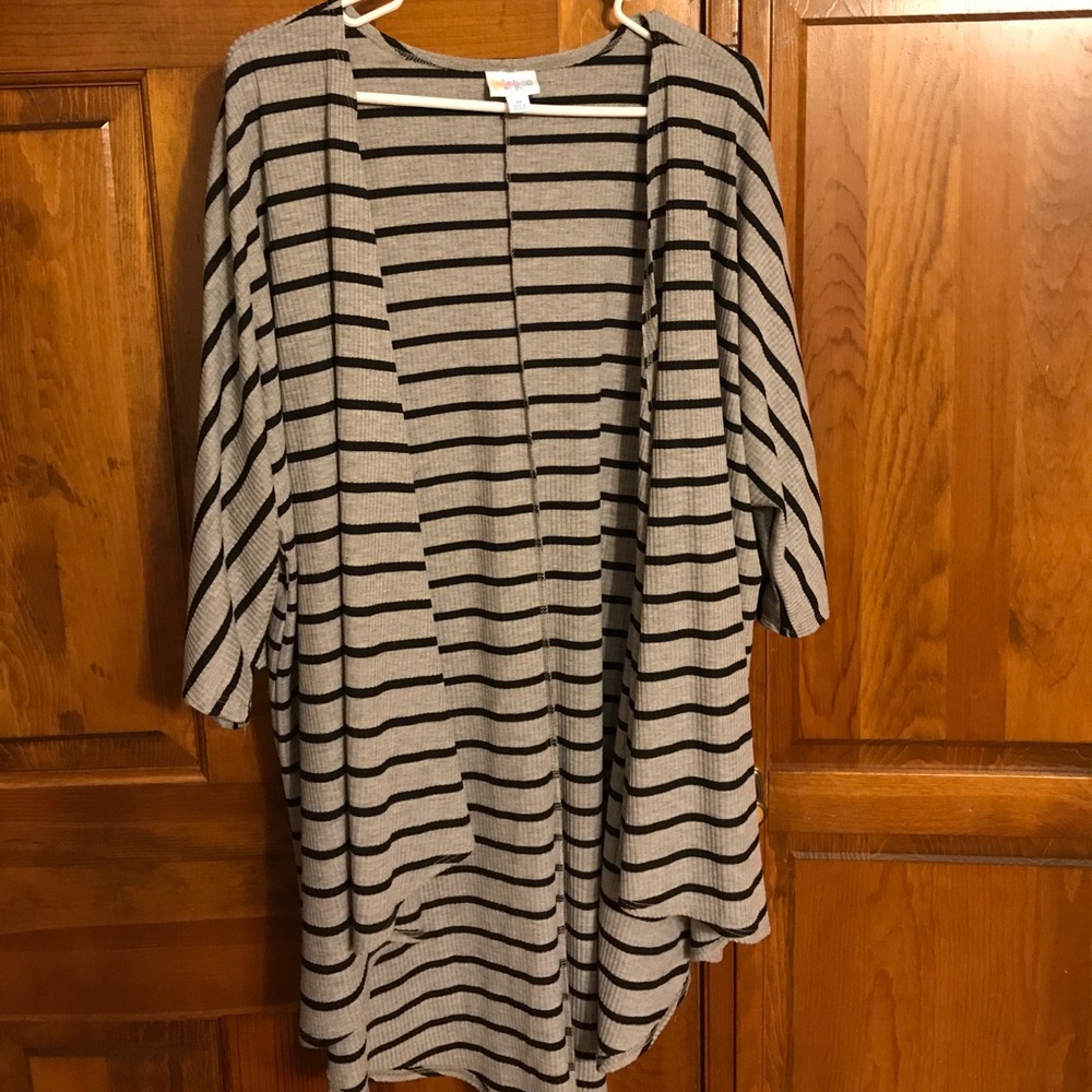 LuLaRoe M BLACK/GRAY LINDSAY
