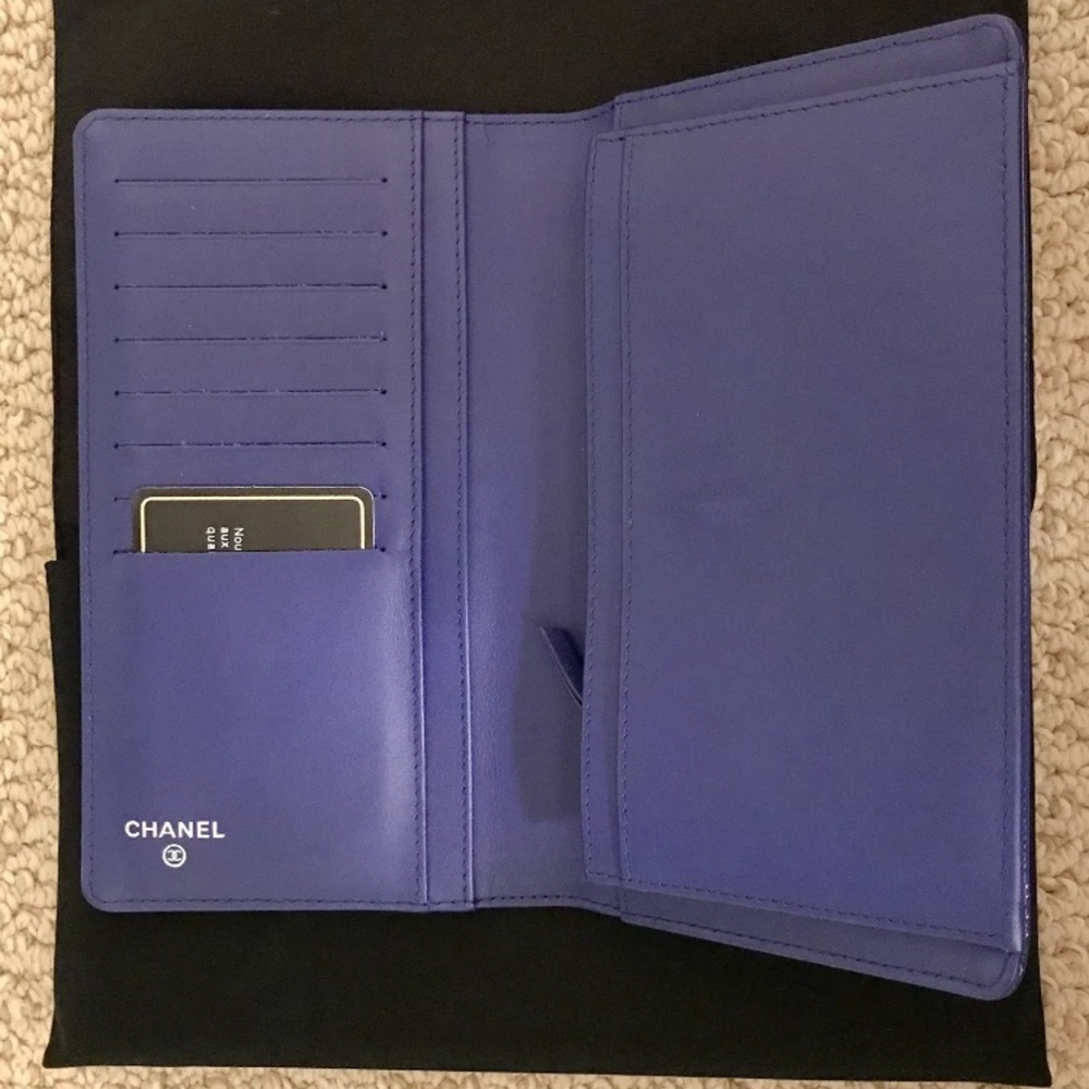 ❌SOLD❌ Authentic CHANEL Cavier Violet Blue Wallet - Picture 4 of 5