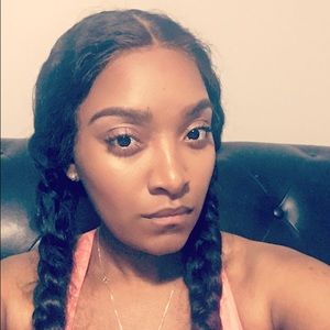 Meet your Posher, Raquel