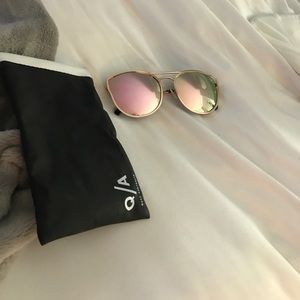 QUAY AUSTRALIA SUNGLASSES NEVER WORN