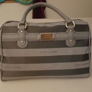 Tommy Hilfiger Purse NWT Grey