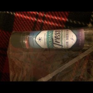 Perfectly Posh Enchant Tress protective hair serum