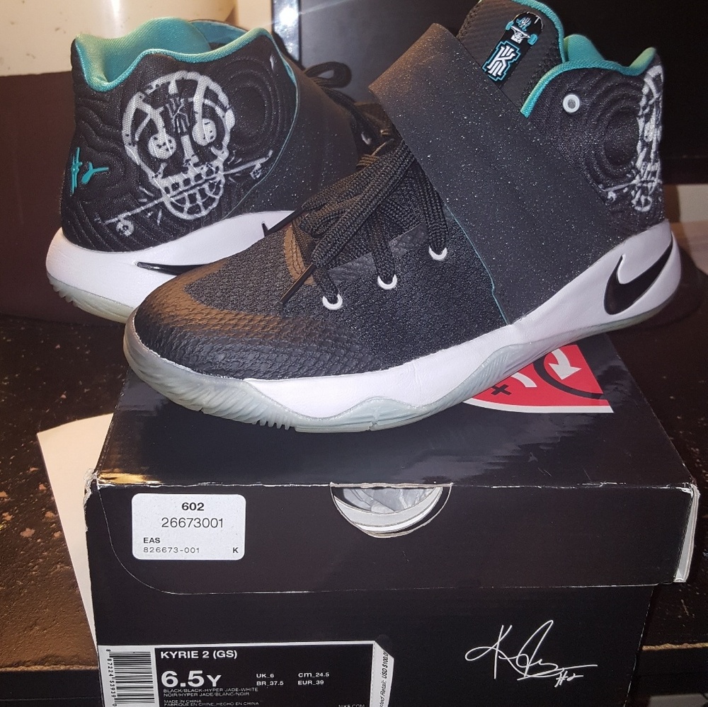 Kyrie 2