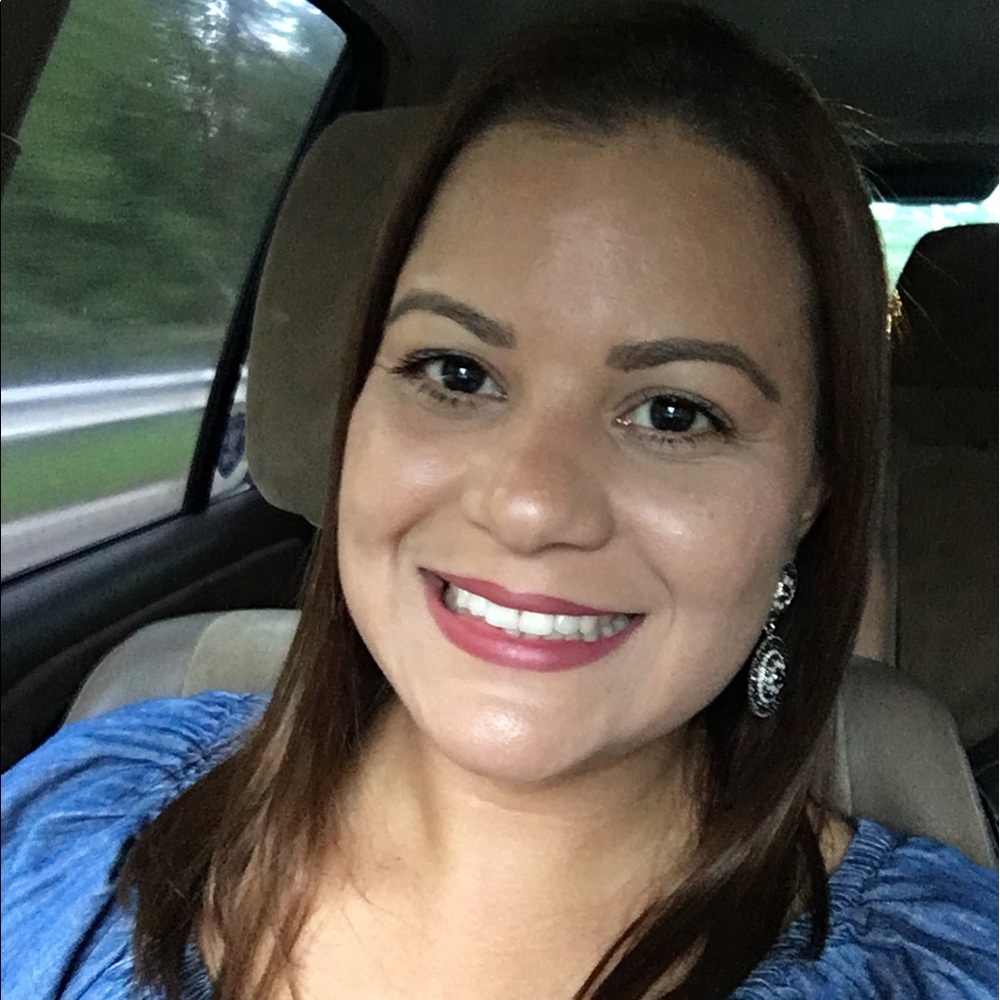 Meet your Posher, Junia