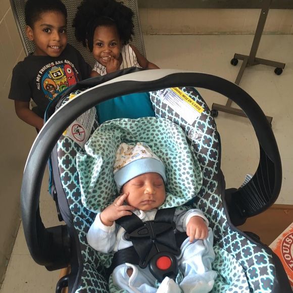 Meet your Posher, Raqueem - Picture 1 of 1