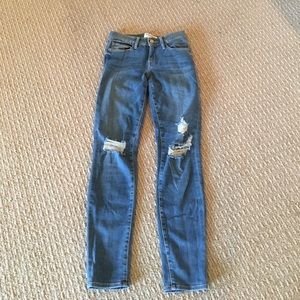 FRAME Denim- Le Skinny de Jeanne. Size 24