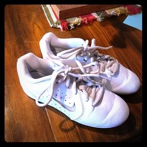 Nike youth cheer shoes