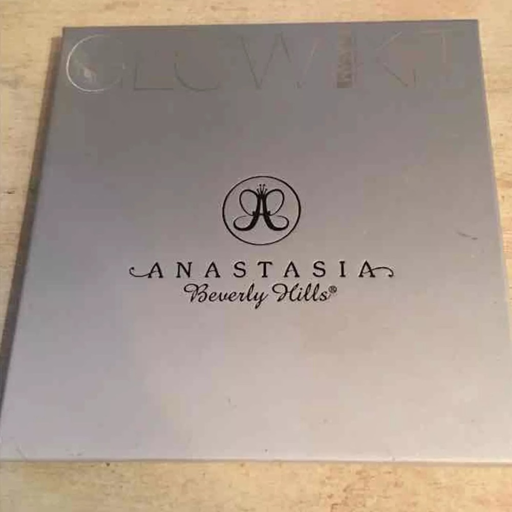 Anastasia Beverly Hills Gleam Glow Kit