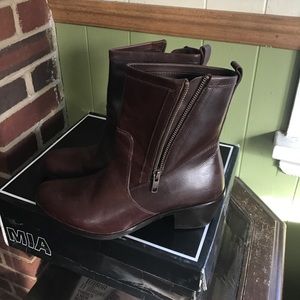 Mia boots