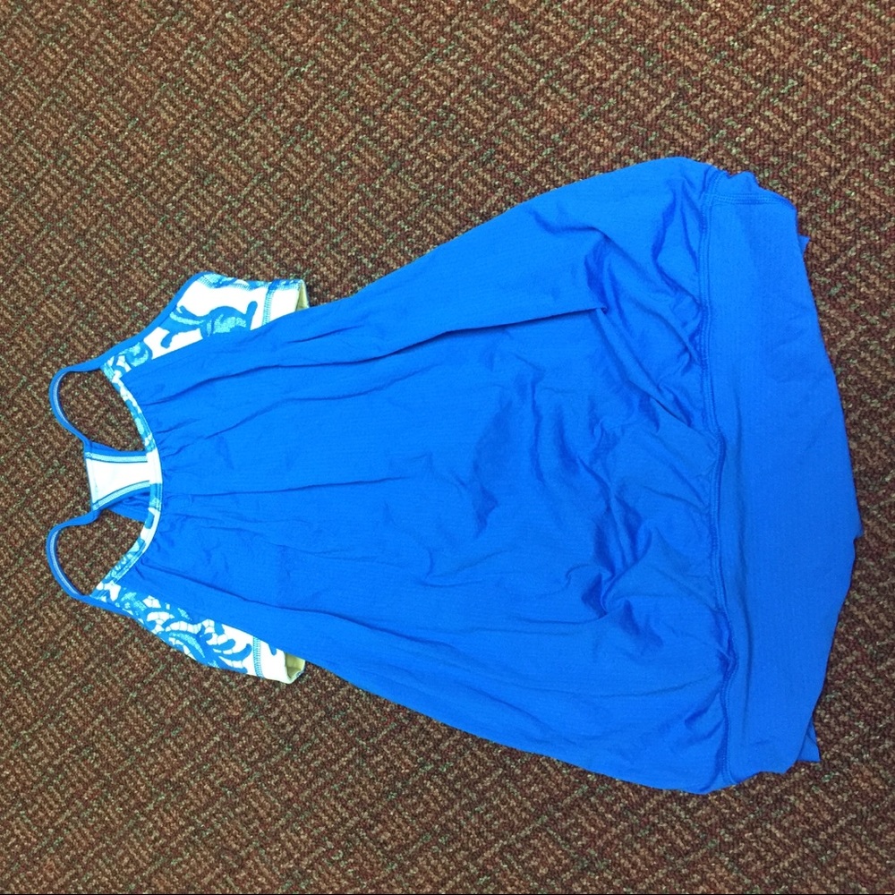 Lululemon built in bra top size 4