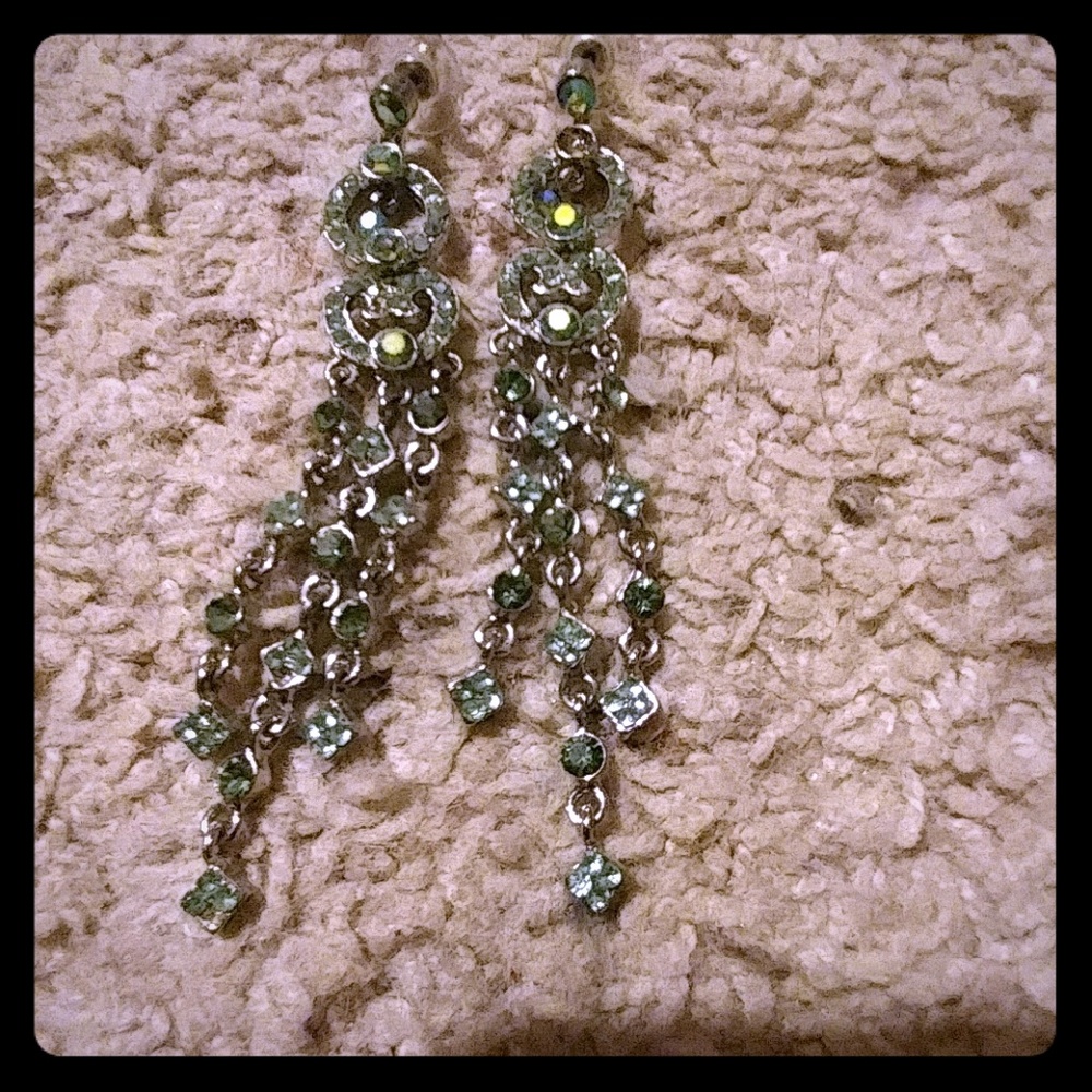 Beautiful formal earrijgs