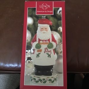Lenox pepper mill