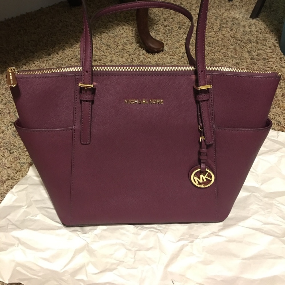 Michael Kors Jet Set East West Top Zip Large Tote