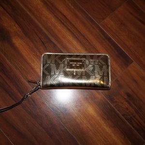 Michael Kors Gold Jet Set Leather Wristlet