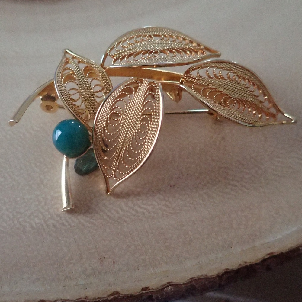 Vintage Gold Leaf Brooch
