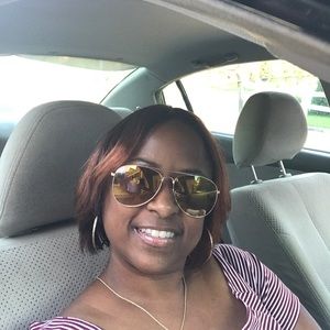 Meet your Posher, Latoya