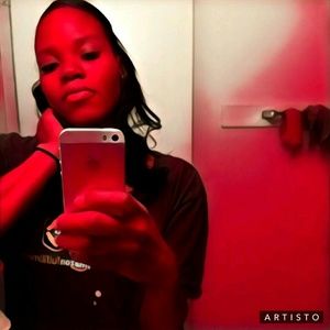 Meet your Posher, Dyneka