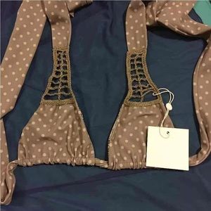 Acacia secrets top in puka