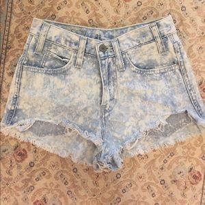 Levi's Light Cut Off Shorts