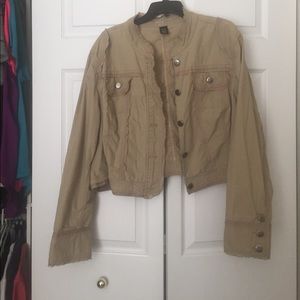 🌟SALE🌟 Cropped casual tan jacket