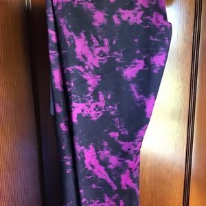 BNWT Lululemon Wunder Under Crop II size 8