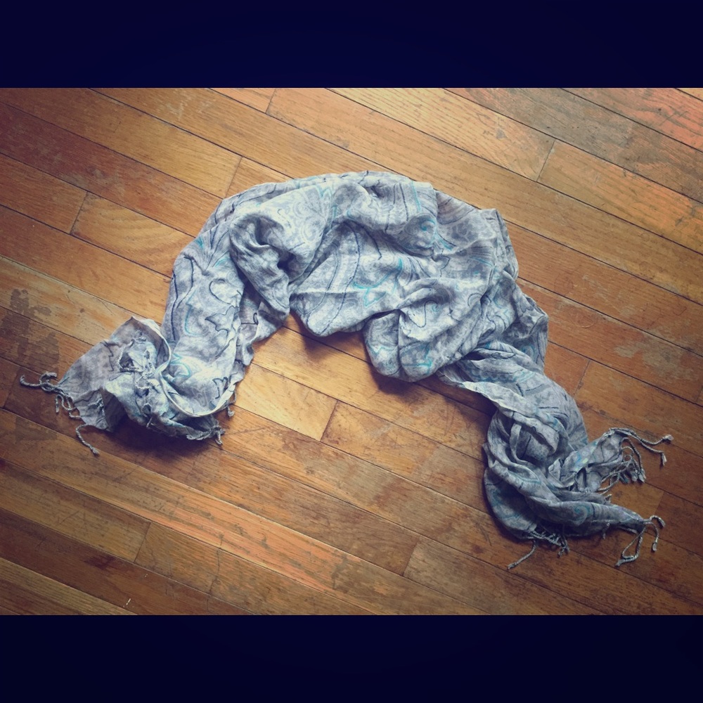 Lightweight scarf