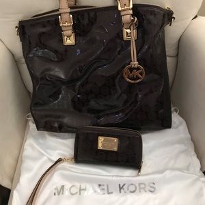 👜NWNT 100% Auth. Michael Kors brown handbag.