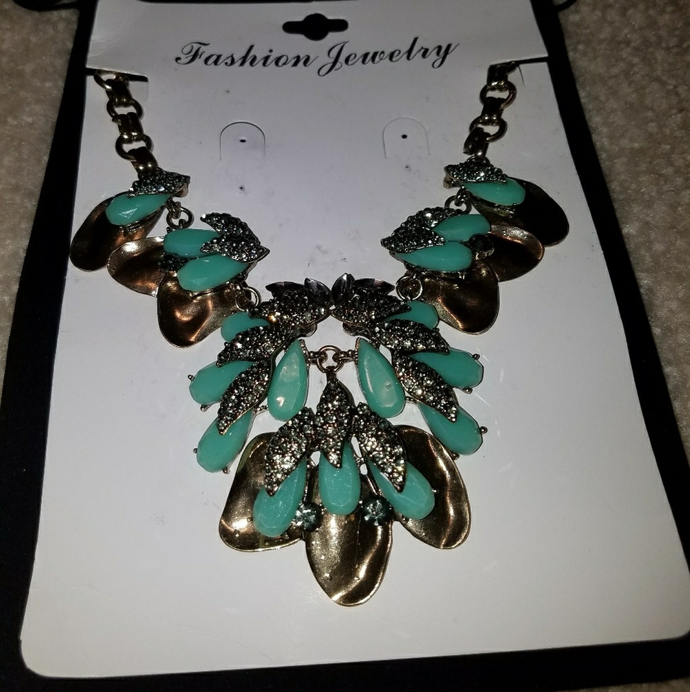Statement Necklace - Picture 2 of 4