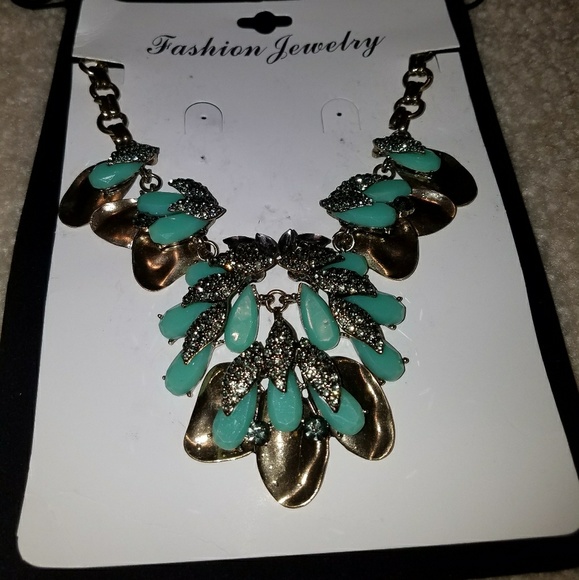 Statement Necklace - Picture 2 of 4