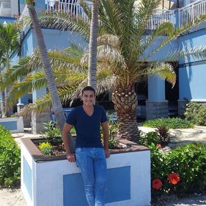 Meet your Posher, Lucian