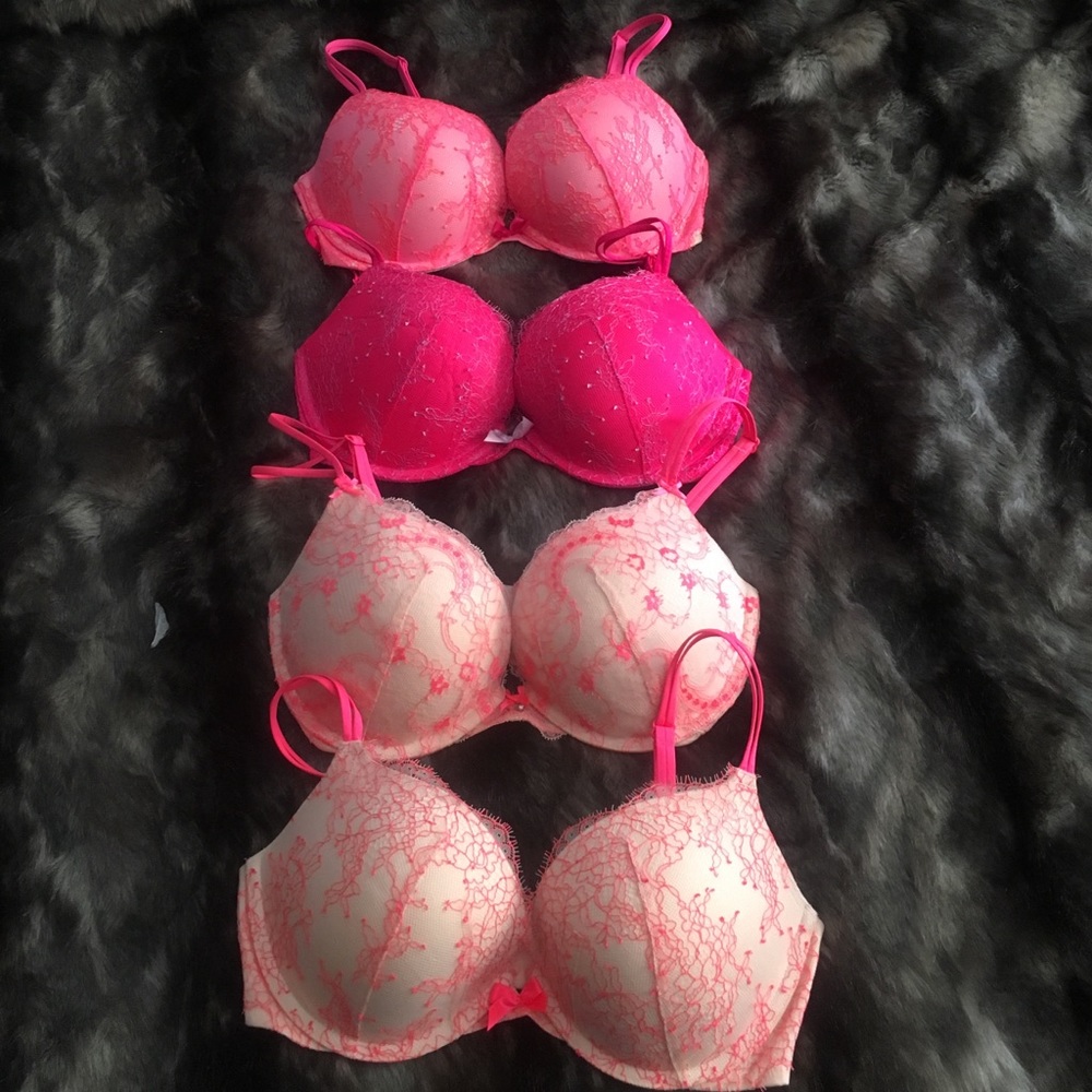 4 VS Very sexy bras brand new tags were removed