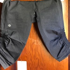 BNWT Lululemon In the Flow Crop II. Size 8