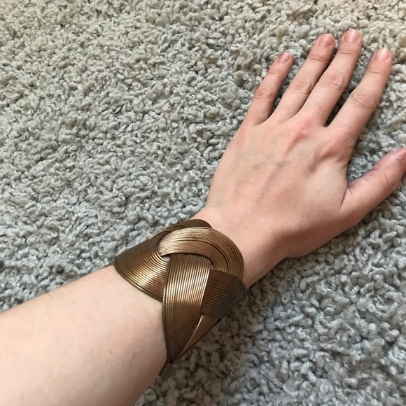 Gold cuff - Picture 2 of 2
