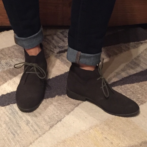 desert boots bobbies