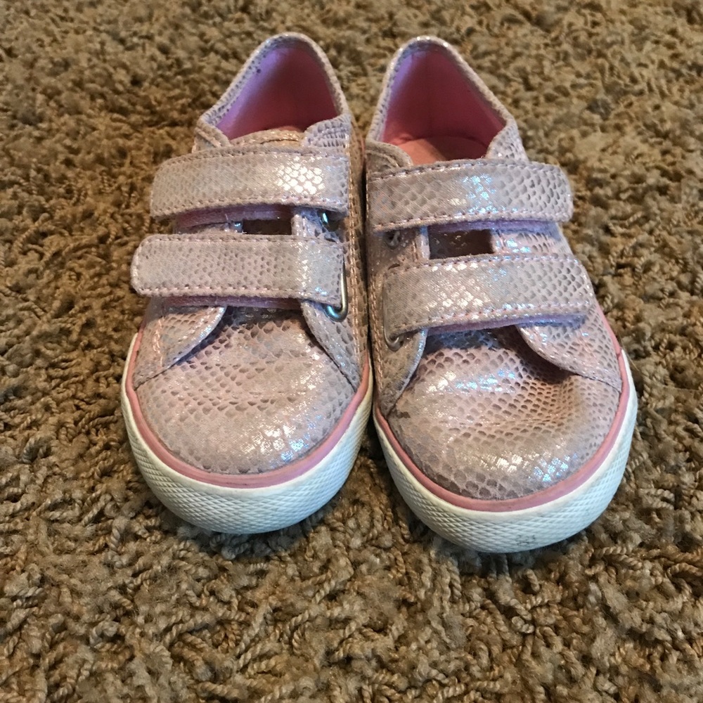 Girls shoes