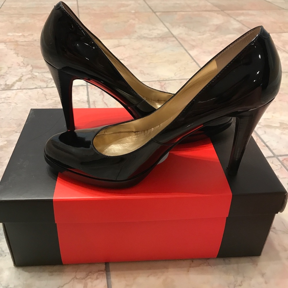 Black patent pumps