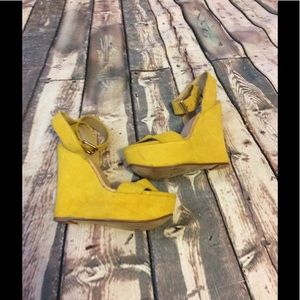 Aldo yellow wedges size 37
